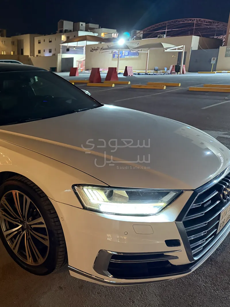 2018 اودي اي 8 ال 55تي اف اس أي