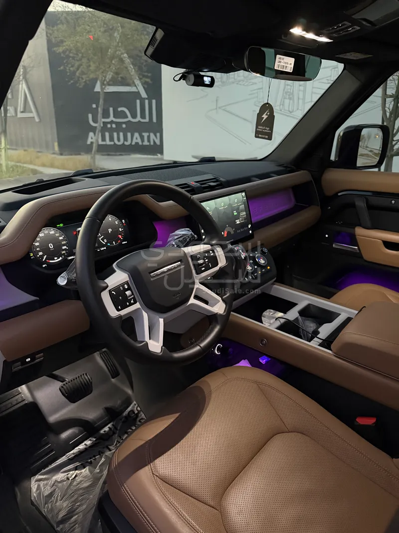 2025 لاند روفر ديفيندر 110 اكس داينمك