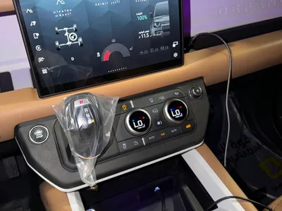 2025 لاند روفر ديفيندر 110 اكس داينمك