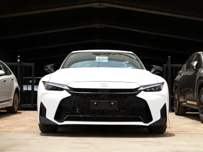 2026 لكزس آي إس 350