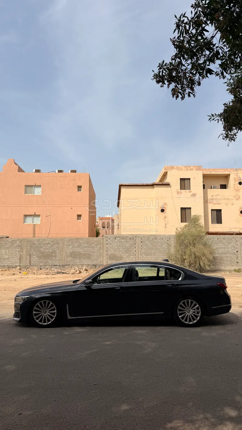 2020 بي ام دبليو الفئة السابعة 730 إل أي