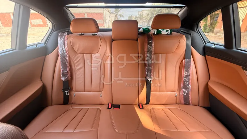2020 بي ام دبليو الفئة السابعة 730 إل أي