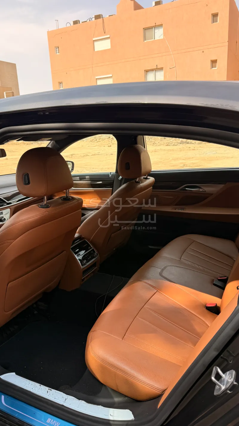 2020 بي ام دبليو الفئة السابعة 730 إل أي