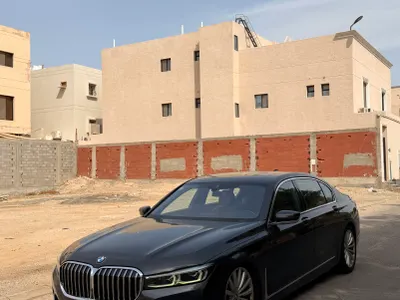 2020 بي ام دبليو الفئة السابعة 730 إل أي