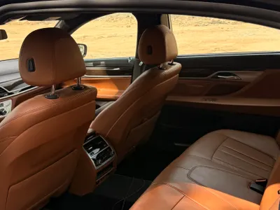 2020 بي ام دبليو الفئة السابعة 730 إل أي