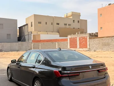 2020 بي ام دبليو الفئة السابعة 730 إل أي