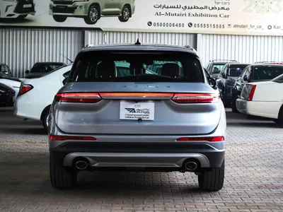 2023 لنكولن كورسير