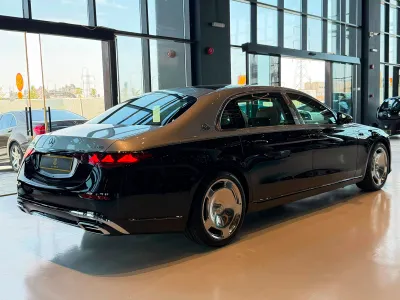 2027 مرسيدس - بنز إس 580 مايباخ