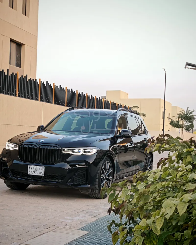 2021 بي ام دبليو الفئة اكس 7 إم كت