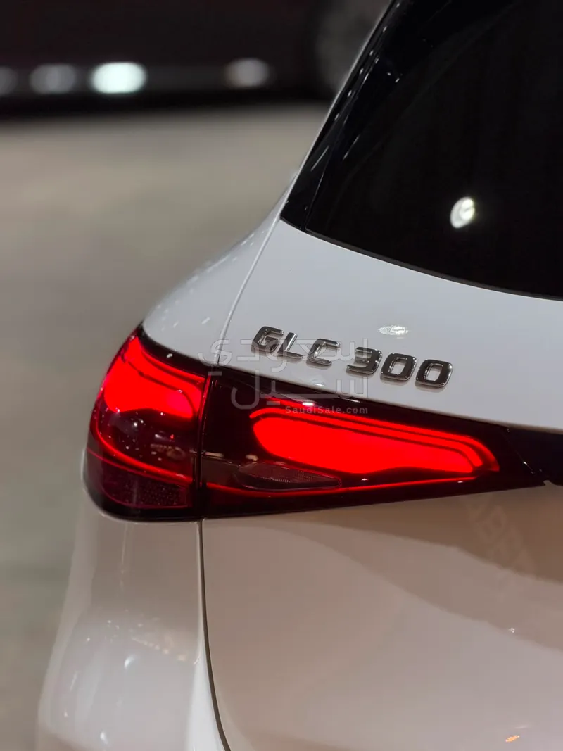 2025 مرسيدس - بنز جي إل سي 300