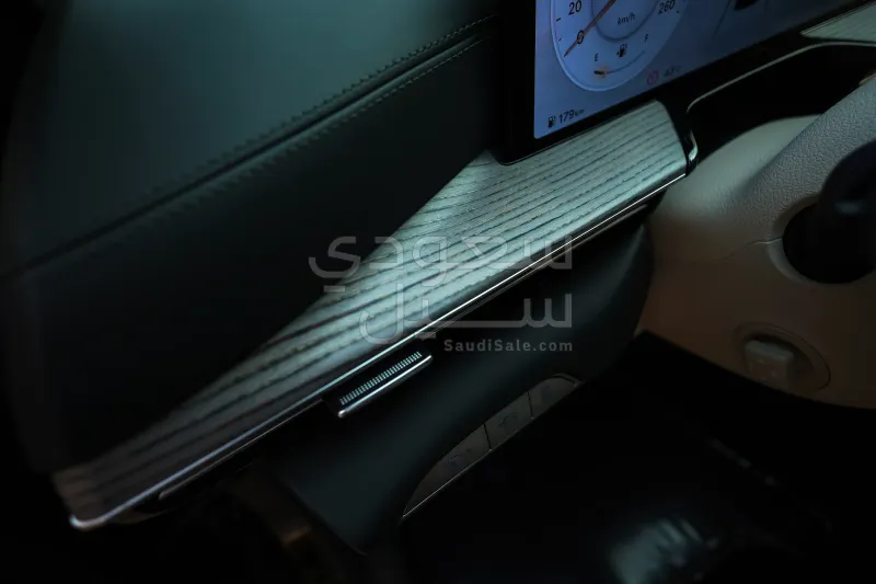 2025 جينيسيس جي في 80