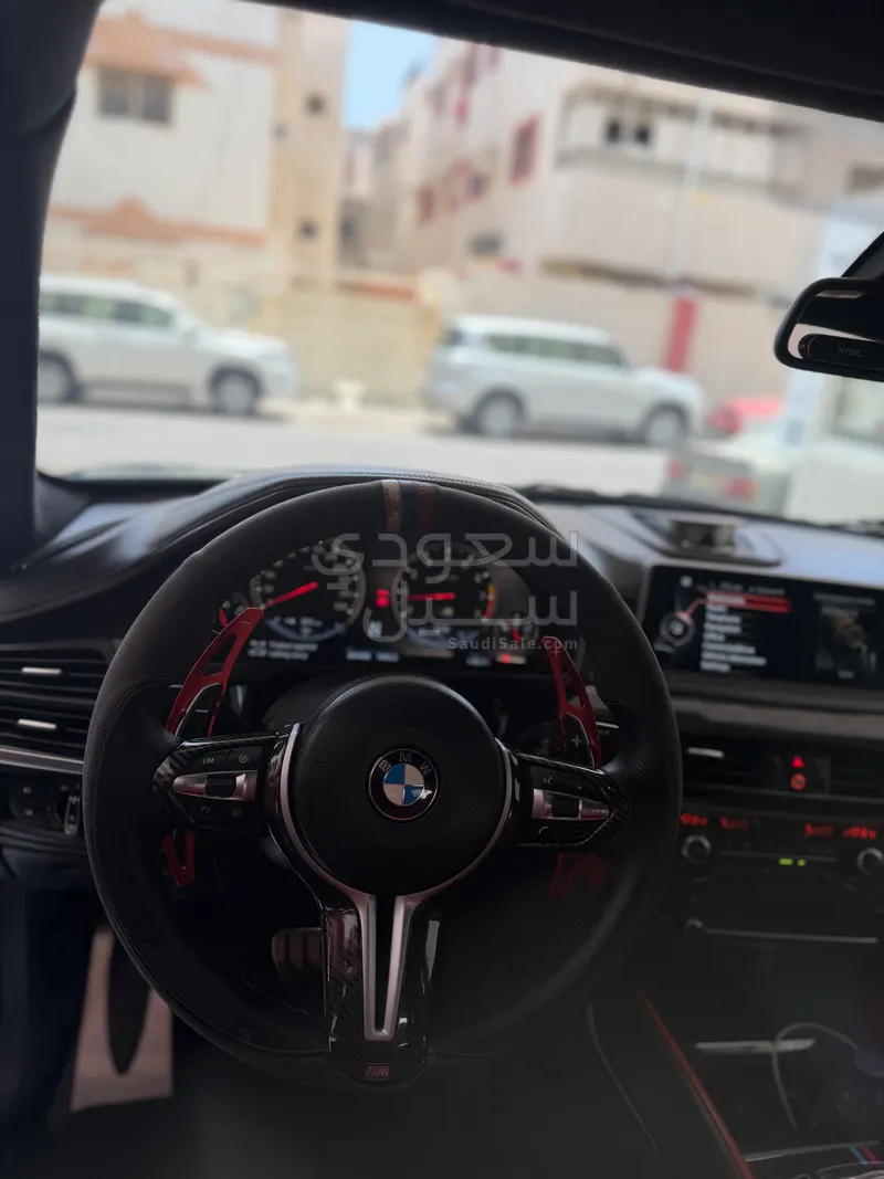 2015 بي ام دبليو الفئة اكس 6 إم