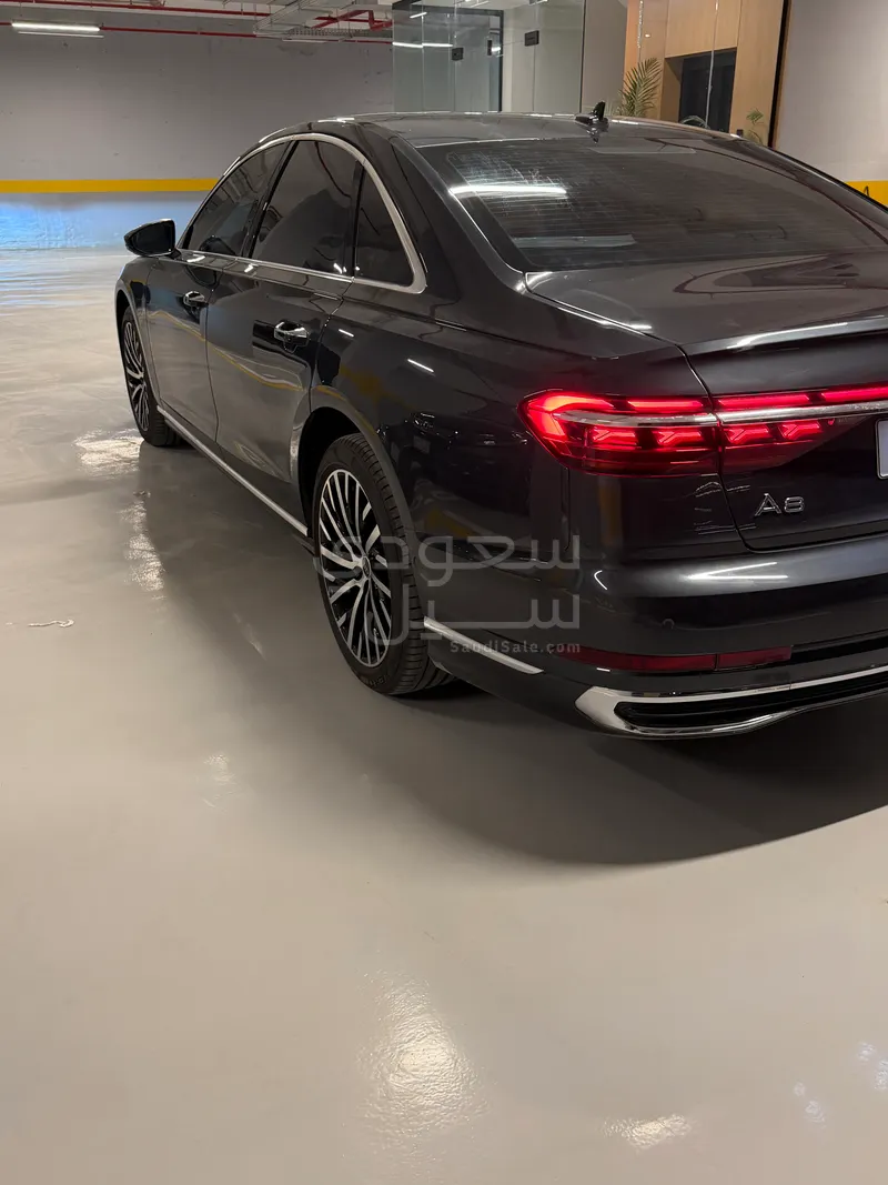 2024 اودي اي 8 50 تي إي اف اي