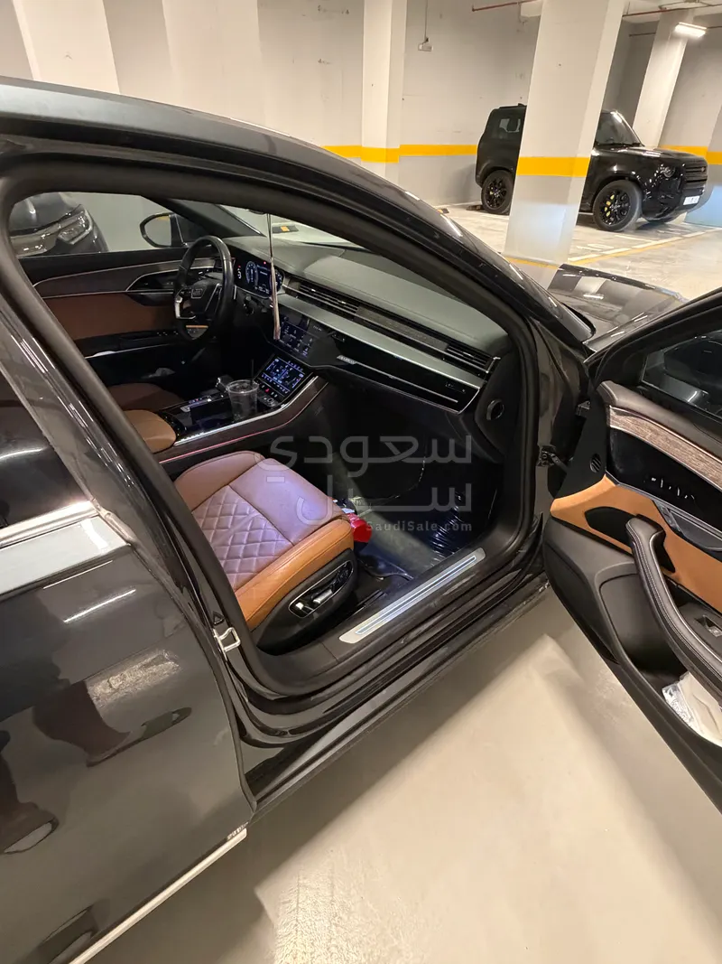 2024 اودي اي 8 50 تي إي اف اي