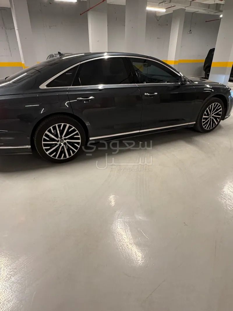 2024 اودي اي 8 50 تي إي اف اي