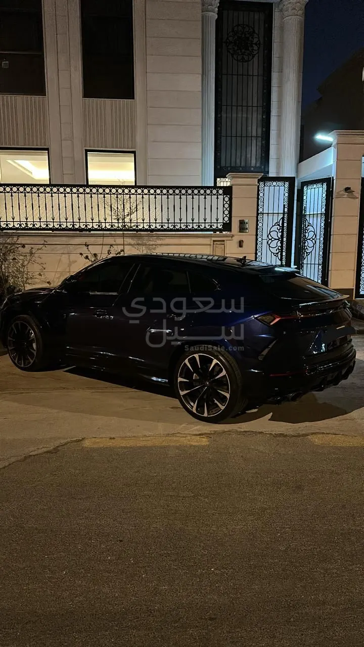 2022 لمبرجيني اوروس
