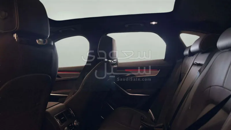 2024 جاكوار اف-بيس ار دايناميك