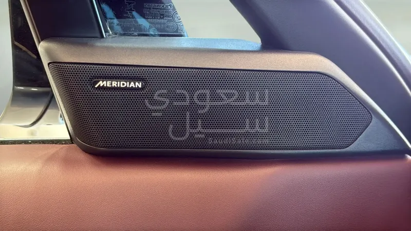 2025 لاند روفر رينج روفر سبورت اس اي