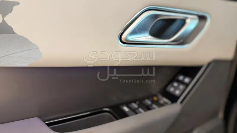 2025 لاند روفر رينج روفر فيلار اس اي