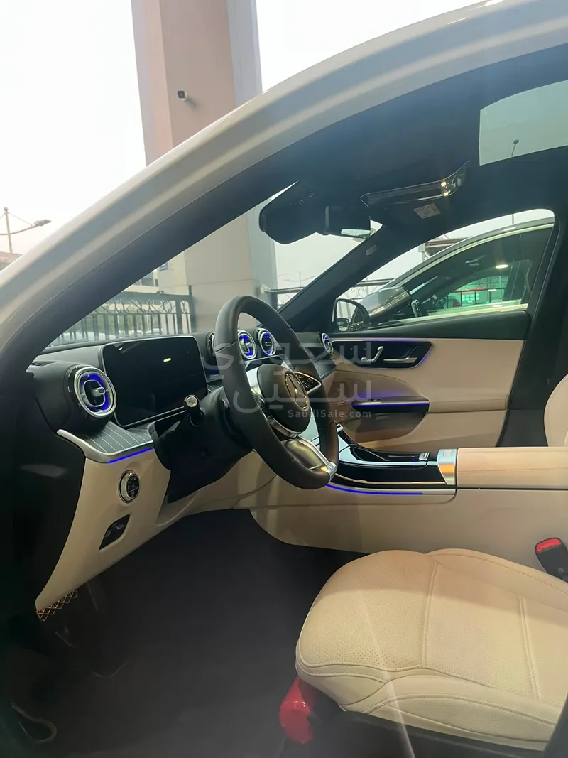2025 مرسيدس - بنز سي 200