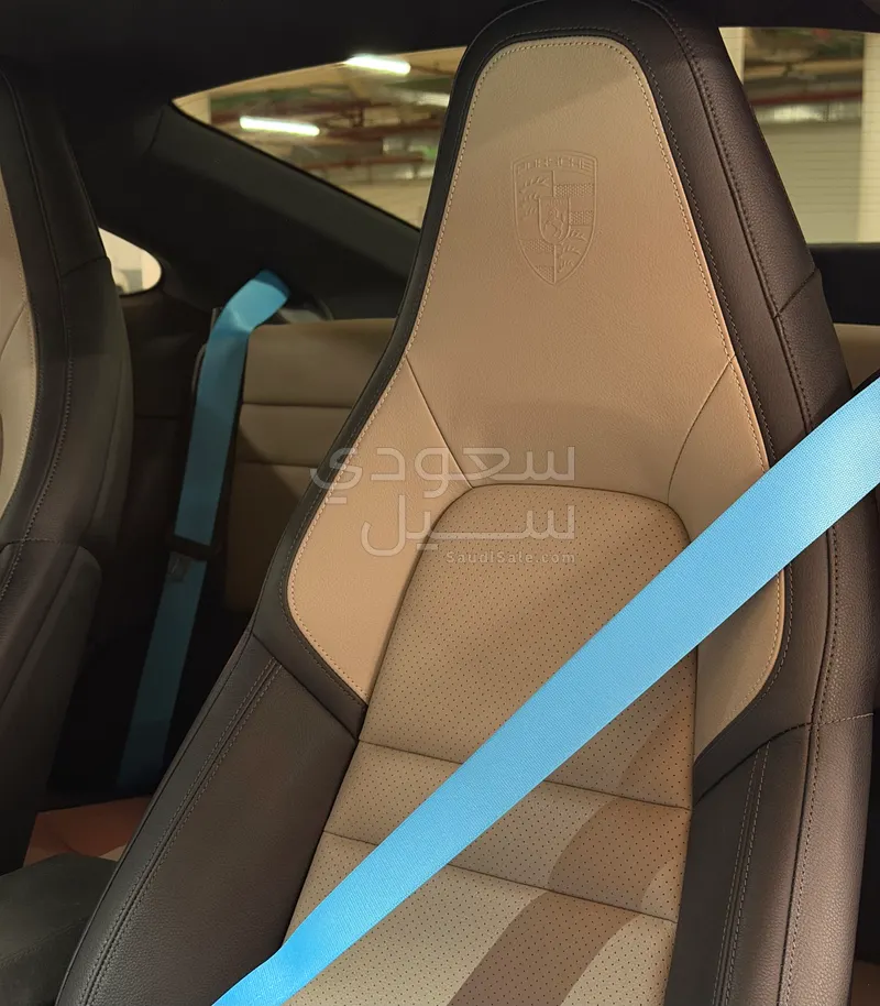 2025 بورش 911 كاريرا