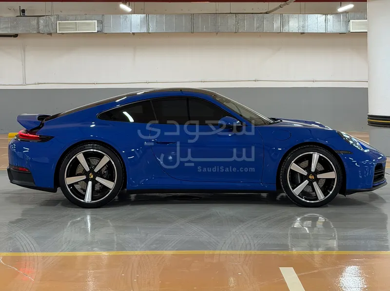 2025 بورش 911 كاريرا