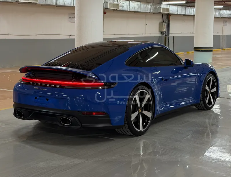 2025 بورش 911 كاريرا