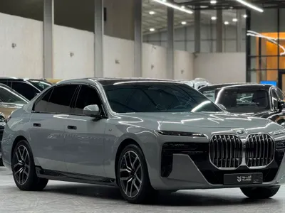 2024 بي ام دبليو الفئة السابعة 740 إل أي