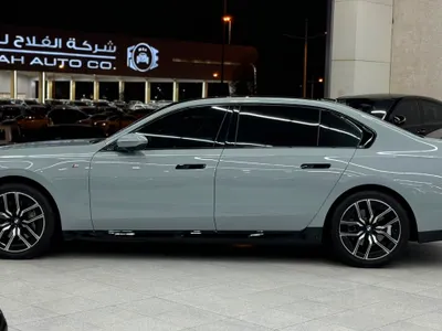 2024 بي ام دبليو الفئة السابعة 740 إل أي