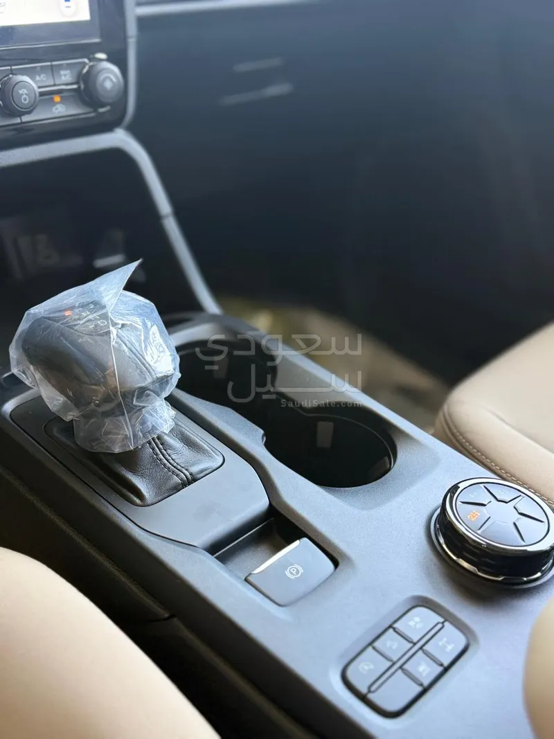 2025 فورد ايفرست