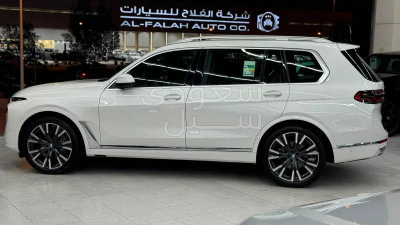 2023 بي ام دبليو الفئة اكس 7