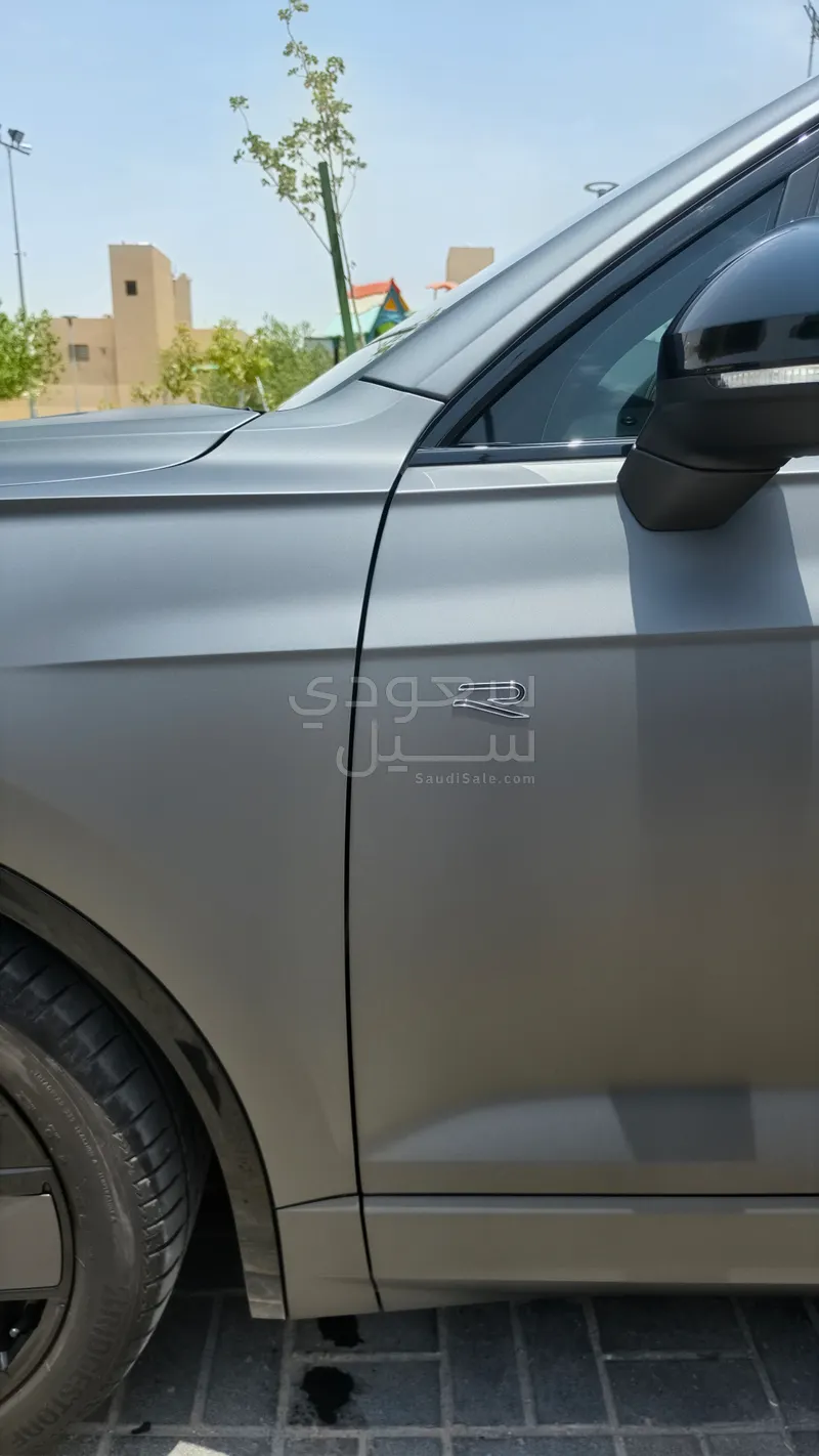 2025 فولكس واجن طوارق أر - لاين