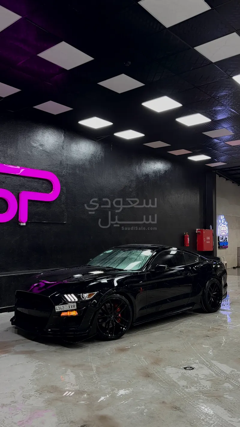 2017 فورد موستانغ جي تي بريميوم
