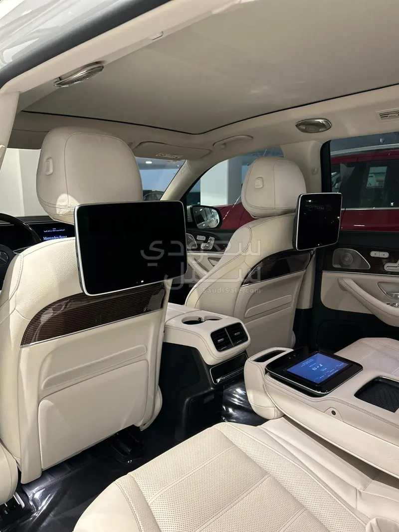 2023 مرسيدس - بنز جي إل إس 450