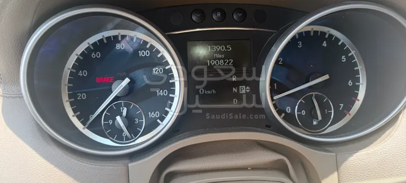 2011 مرسيدس - بنز جي إل 550