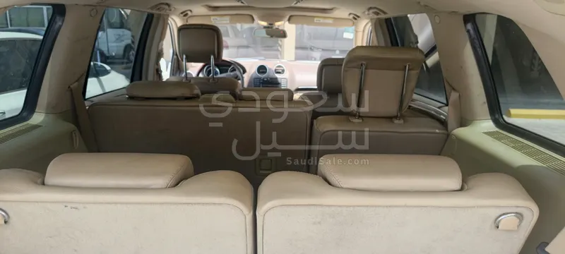 2011 مرسيدس - بنز جي إل 550