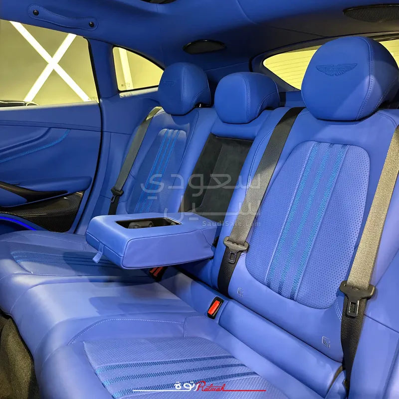 2025 استون مارتن دي بي اكس 707