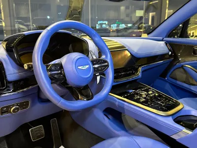2025 استون مارتن دي بي اكس 707