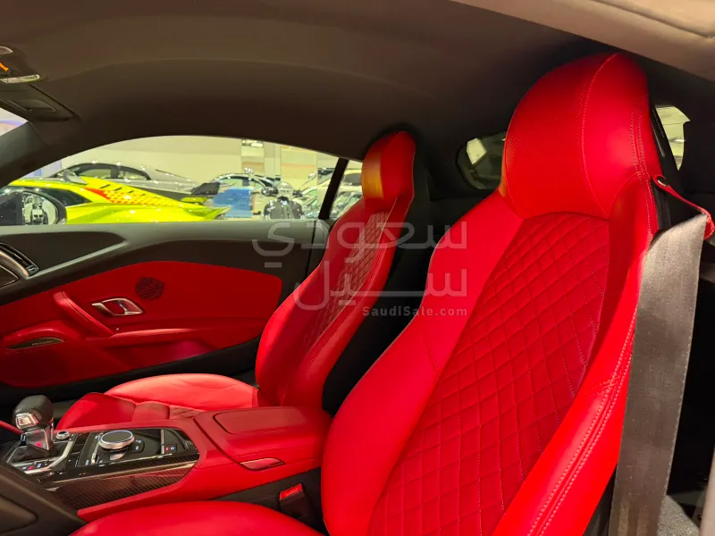 2023 اودي ار 8
