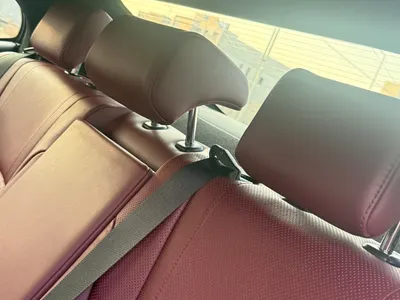 2025 لكزس إي إس 350
