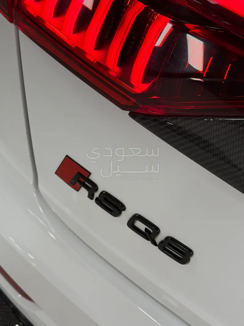 2023 اودي كيو 8 أر إس