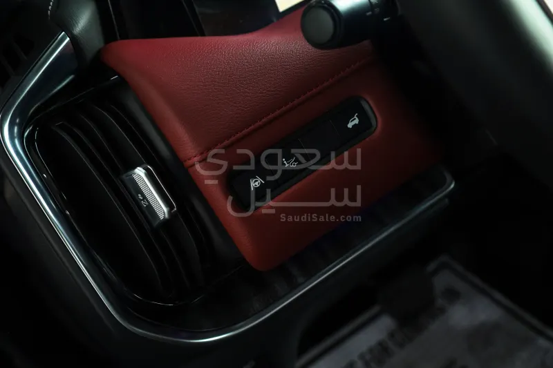 2025 نيسان باترول بلاتينيوم