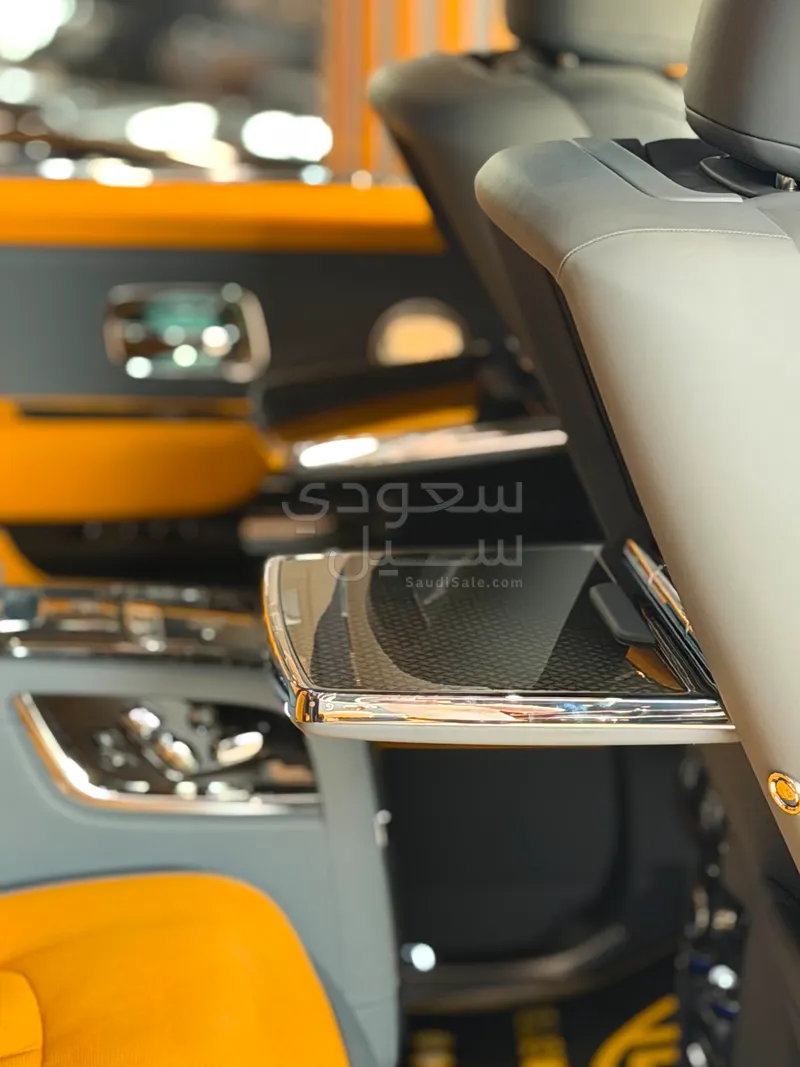 2023 رولز رويس كولينان بلاك بادج