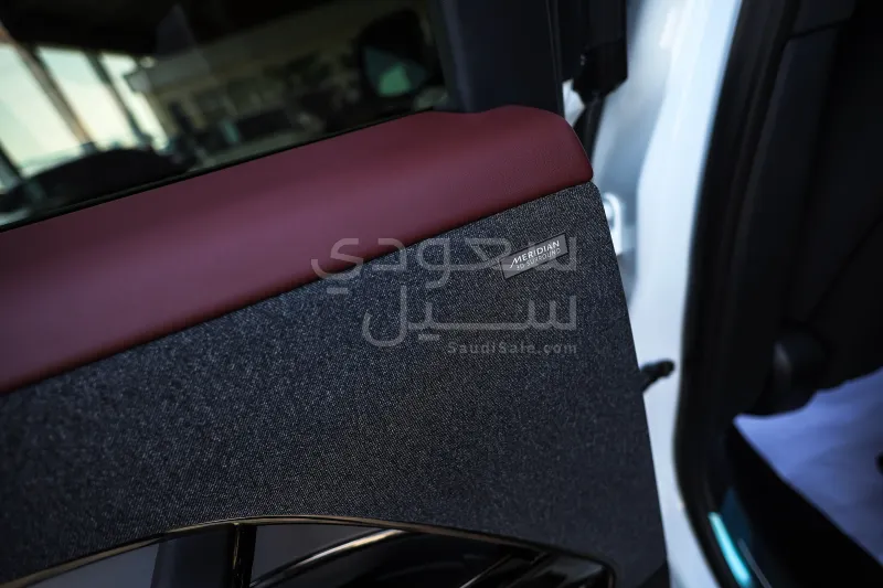 2025 لاند روفر رينج روفر سبورت اتش اس اي
