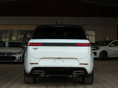 2025 لاند روفر رينج روفر سبورت اتش اس اي