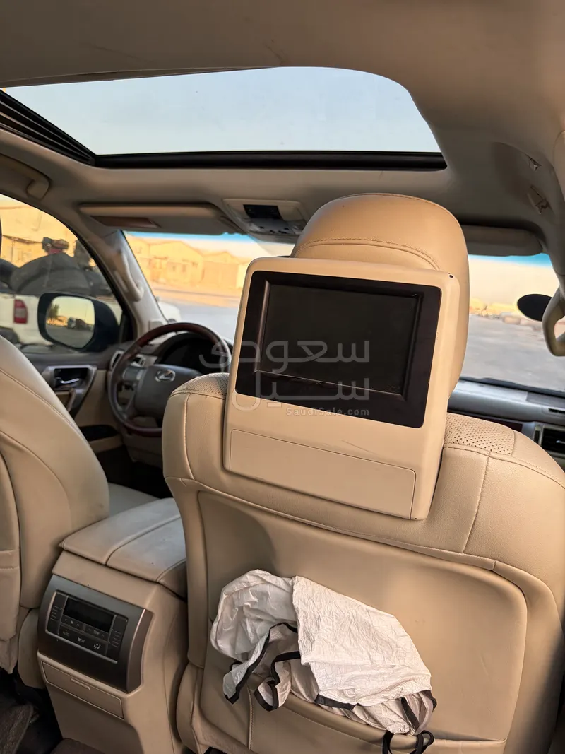 2010 لكزس جي إكس 460