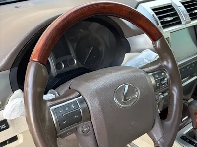 2010 لكزس جي إكس 460