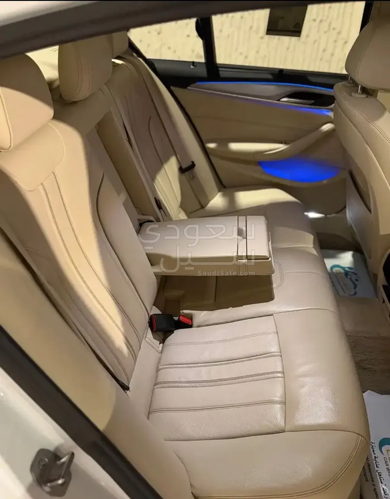 2020 بي ام دبليو الفئة الخامسة 520 أي