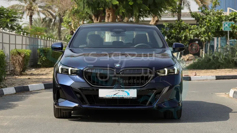 2026 بي ام دبليو الفئة الخامسة 520 أي إم كت