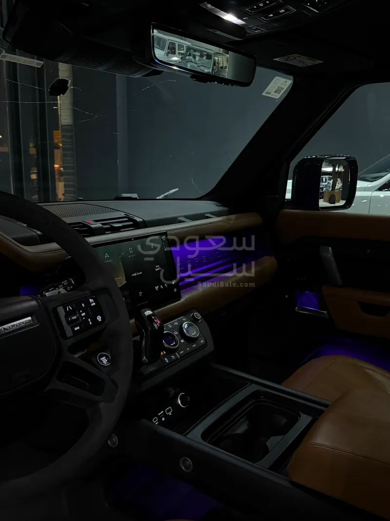 2023 لاند روفر ديفيندر V8 P525 ادشن